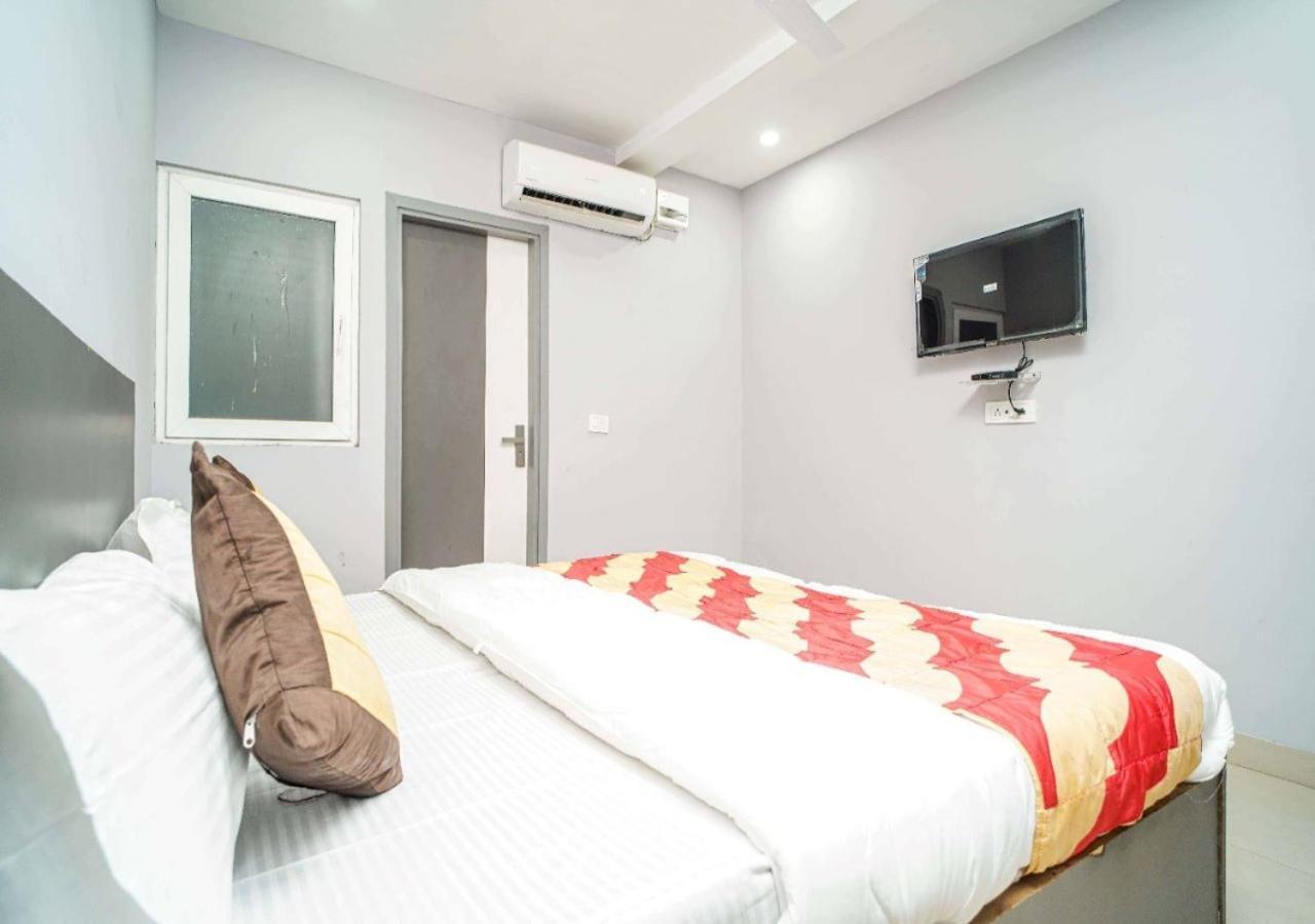 Family Hotel By Pg International Νέο Δελχί Εξωτερικό φωτογραφία